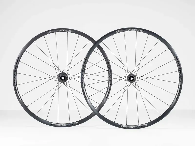 Bontrager Paradigm Comp 25 TLR Disc Road Wheel in Black