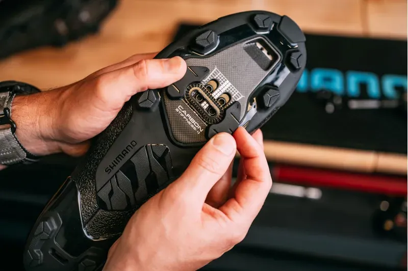 SPRE MT001 Cleat Multi Entry Silver pair-3