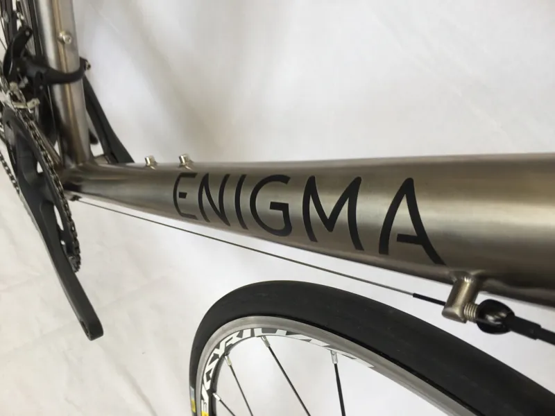 Enigma Echo Shimano 105 55cm Titanium Road Bike EX Display