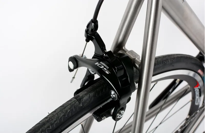 Lynskey R140 Ultegra Titanium Road Bike-9