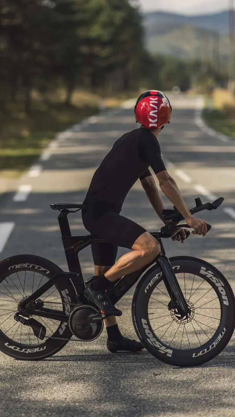 Kask Mistral Black/Red -3