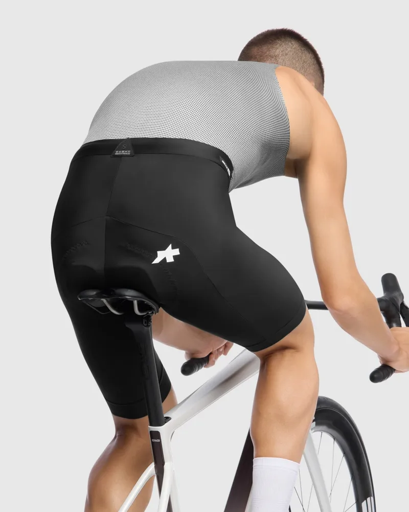 Assos MILLE GT Half Shorts S11 Black Series-4