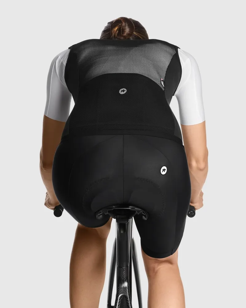 Assos Uma GT Wind Vest C2 Black Series-5