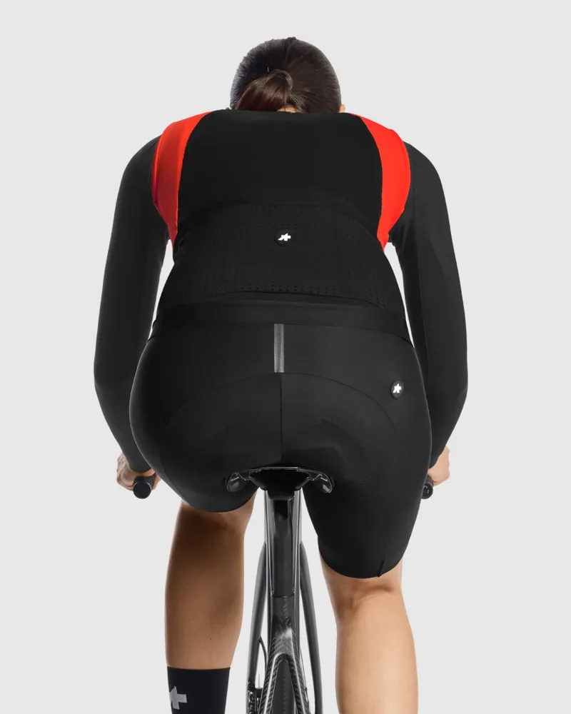 Assos Dyora R Spring Fall Gilet S11 Lolly Red-5