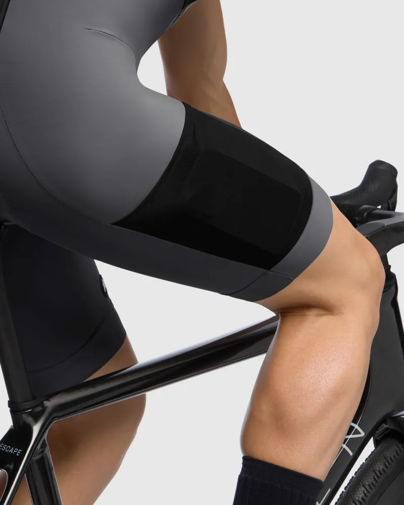 Assos Tactica Kieskäfer Gravel Bib Shorts T5 Robust Grey-5