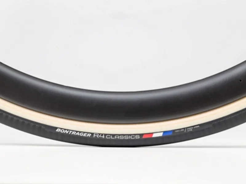 Bontrager R4 Classics Hard-Case Lite Road Tyre 28c-2