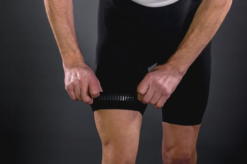 Endura Pro SL Bibshort in Black-4