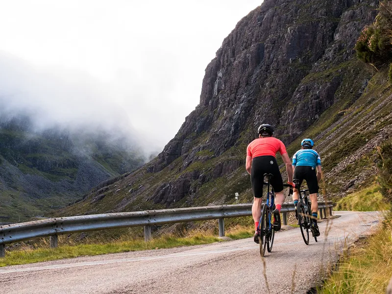 Endura Pro SL Bibshort in Black-3