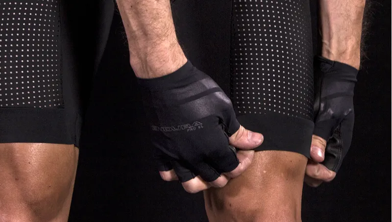 Endura Pro SL Mitt in Black-1