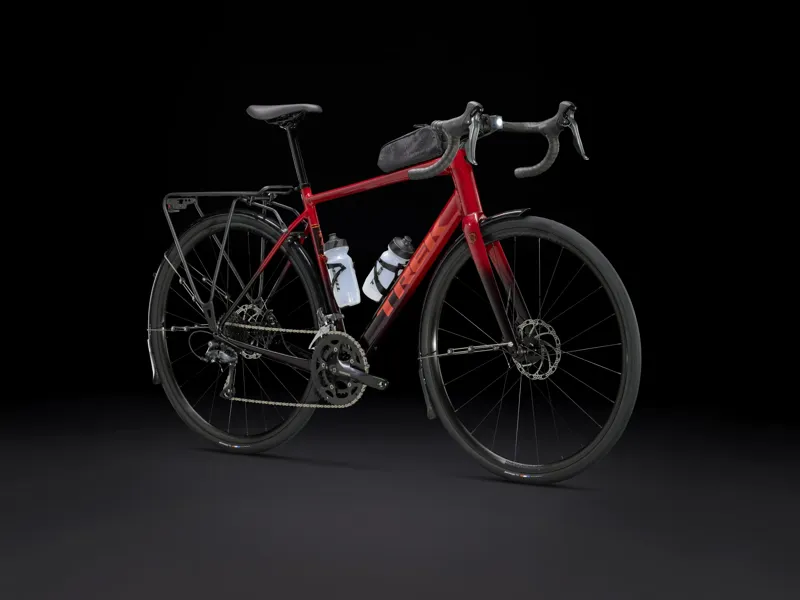 Trek Domane AL 2 Gen 4 Crimson to Carmine Fade-10
