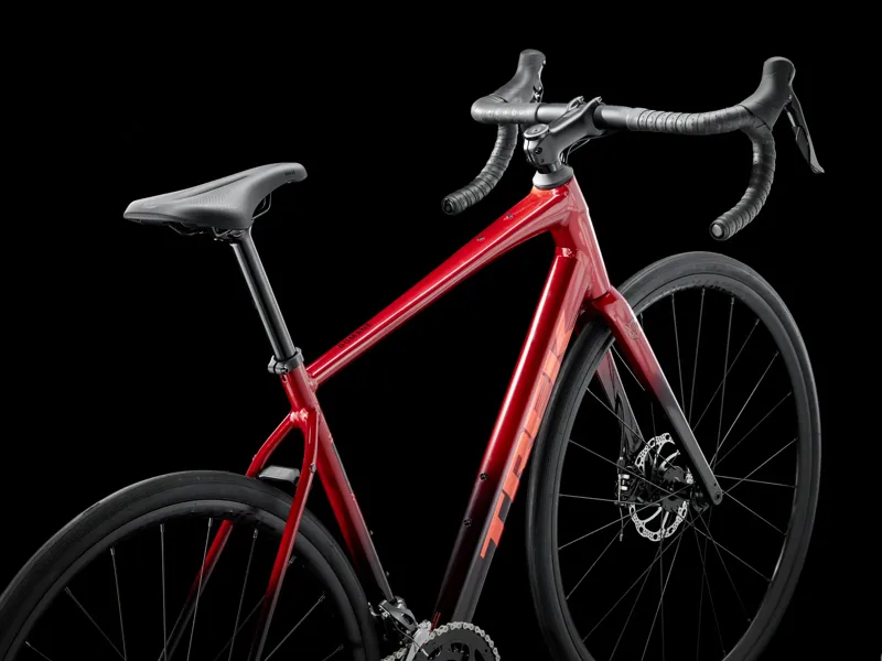 Trek Domane AL 2 Gen 4 Crimson to Carmine Fade-2