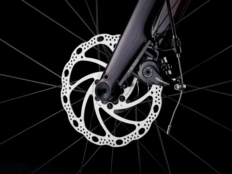 Trek Domane AL 2 Gen 4 Crimson to Carmine Fade-9