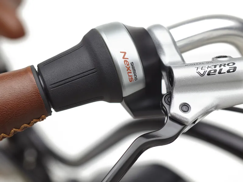 Electra Townie Go 5i Step-Thru 26 Wheel Electric Bike Ebony-7