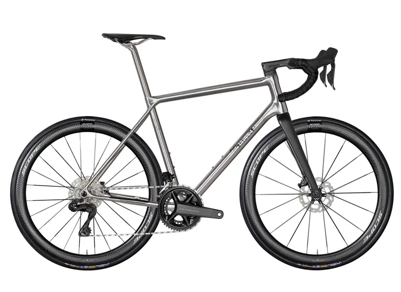 J.Guillem Formentor 2025 Frameset