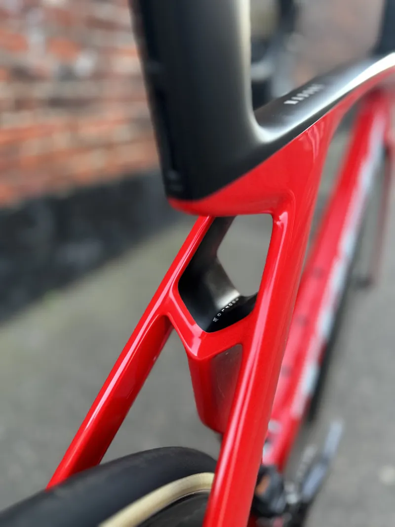 Trek Madone SLR 9 Gen 7 Viper Red-2