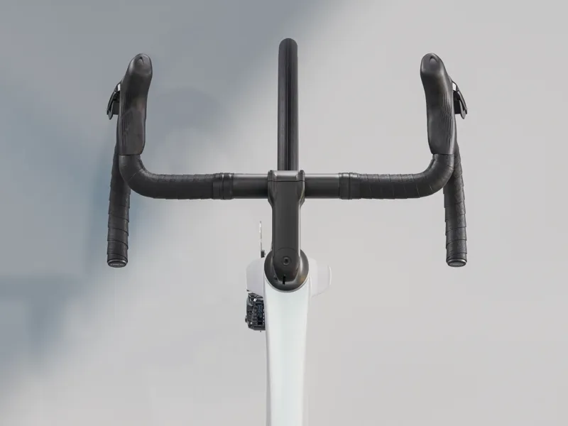 Trek Madone SL 6 Gen 8 White Prismatic-2