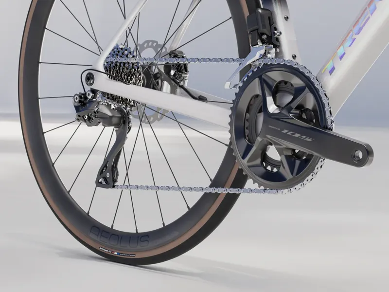 Trek Madone SL 6 Gen 8 White Prismatic-5