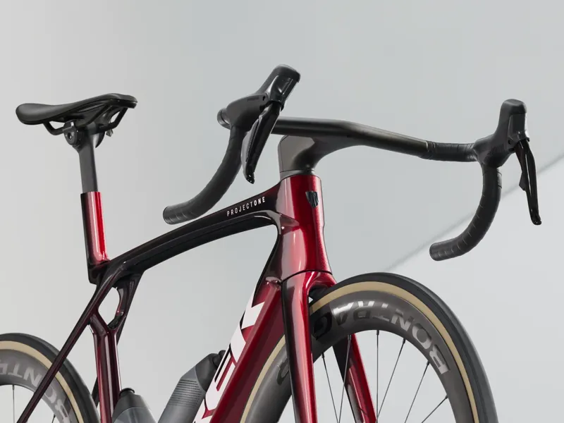 Trek Madone SLR 7 Gen 8 Carbon Red Smoke-4