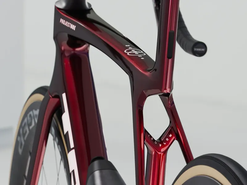 Trek Madone SLR 7 AXS Gen 8 Carbon Red Smoke-3