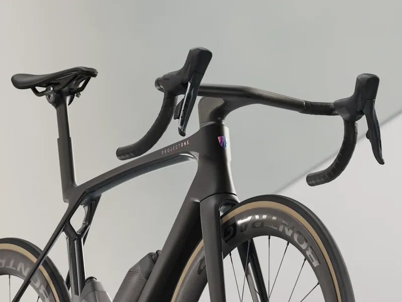 Trek Madone SLR 8 Gen 8 Matte/Gloss Carbon Smoke-4