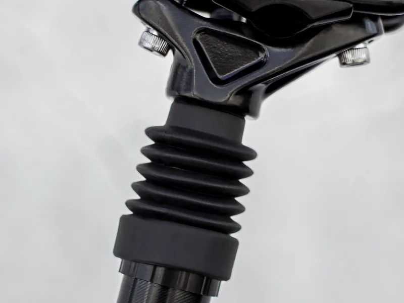 Trek District 2 Equipped Lowstep 2022 Hybrid Bike Lithium Grey-2