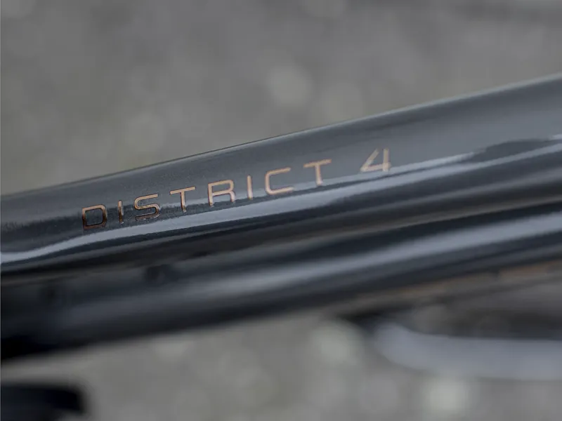 Trek District 4 Equipped Stagger Hybrid Bike in Grey-7