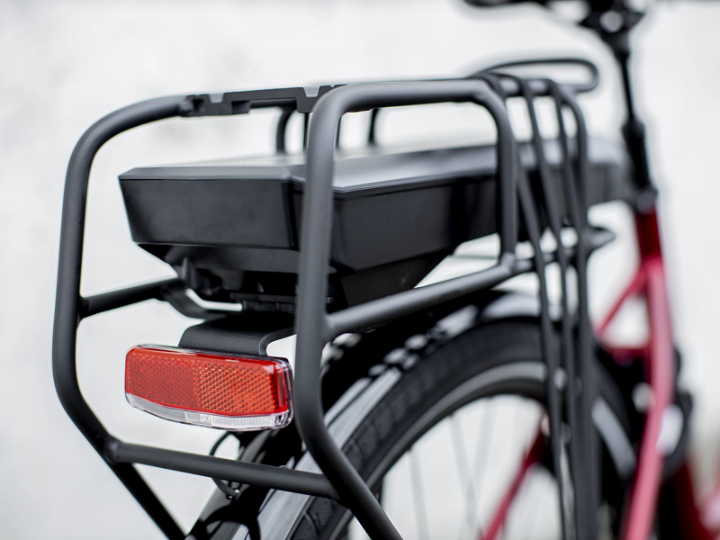 Trek District+ 4 Lowstep 500WH 2022 Electric Hybrid Bike Rage Red-3