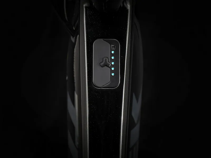 Trek Domane + ALR 2022 Electric Road Bike Voodoo Trek Black -7