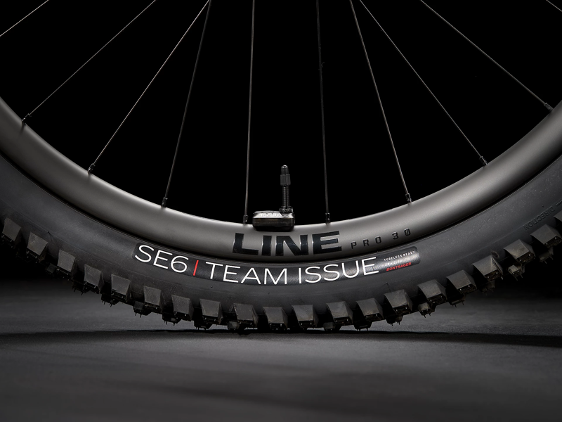 Trek Rail 9.9 XTR 2022 Electric Mountain Bike Dark Prismatic/Trek Black-2