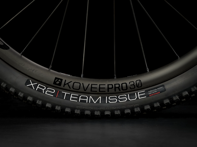 Trek Supercaliber 9.8 XT 2022 Carbon Mountain Bike Radioactive Yellow to Coral Fade-5