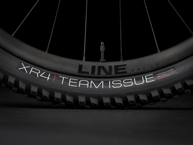 Trek Top Fuel 9.9 XTR 2022 Carbon Full Suspension Mountain Bike Carbon Red Smoke/Trek Black-6