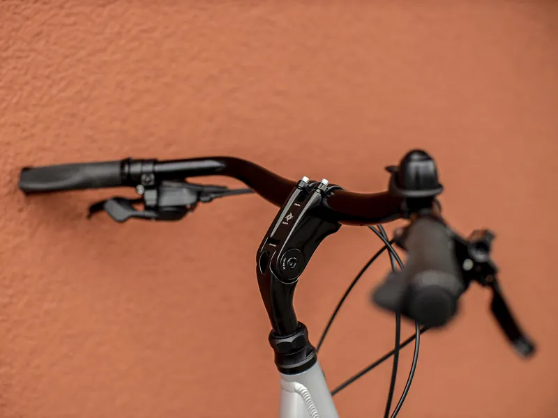 Trek Verve 3 Equipped Lowstep 2022 Hybrid Bike Quicksilver-4