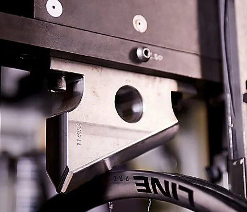 Bontrager Line Pro 30 TLR Boost 29 MTB Wheel-6