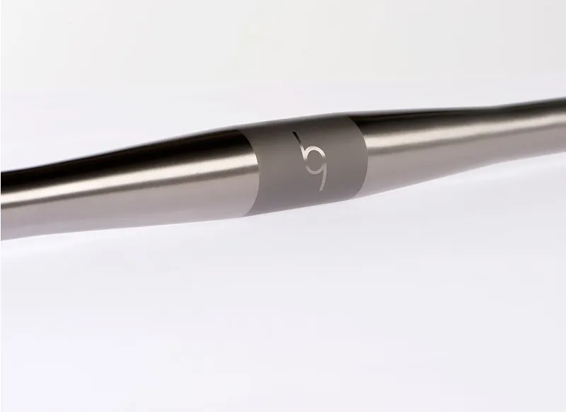 J. Guillem Titanium MTB Handlebar 720mm-1