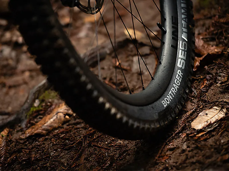 Bontrager Line Pro 30 TLR Boost 29 MTB Wheel-5