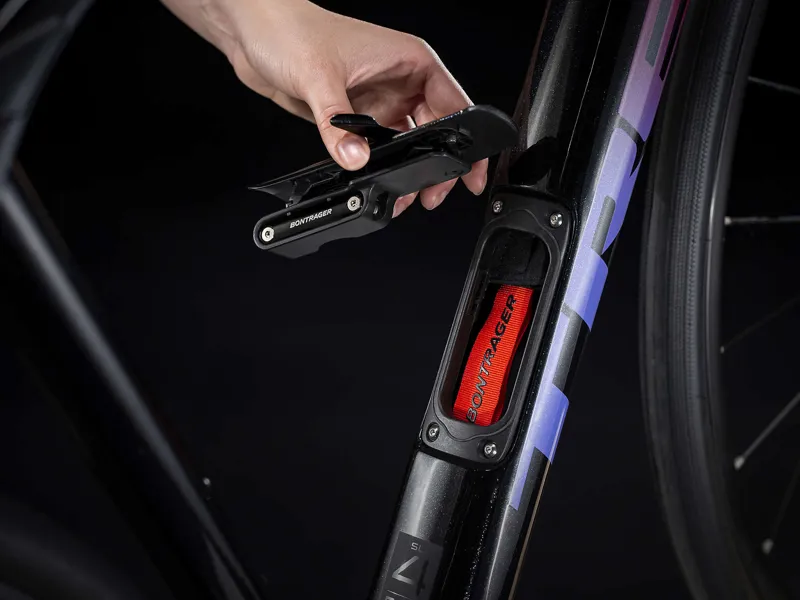 Trek Domane SL 4 Disc Carbon Road Bike in Black-4