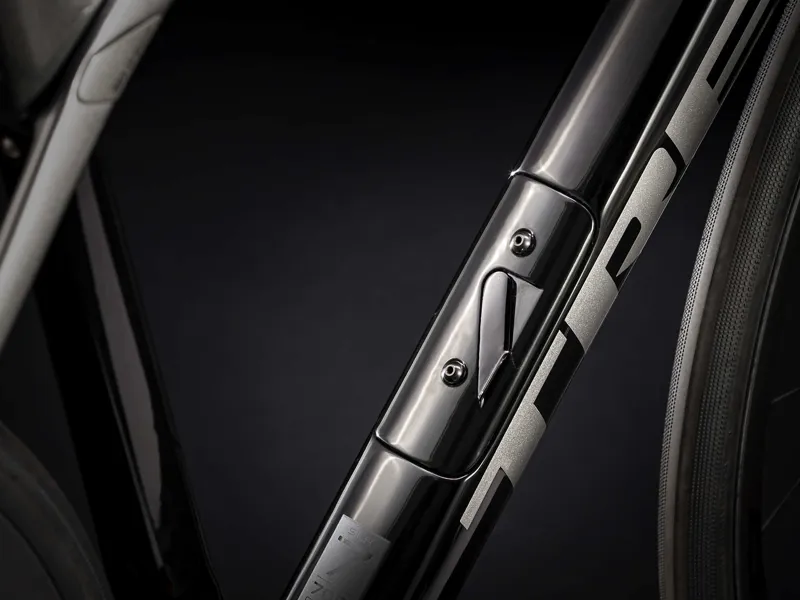 Trek Domane SLR 7 2021 Carbon Road Bike Black/Quicksilver-Anthracite-2