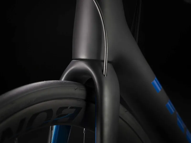 Trek Emonda SL 7 Disc 2020 Carbon Road Bike Matte Black/Gloss Blue-2