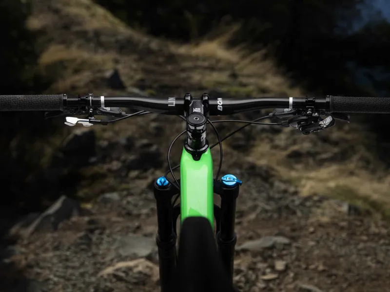 Trek Fuel EX 9.8 29 XT Trek Black/Green Light Mountain Bike-9