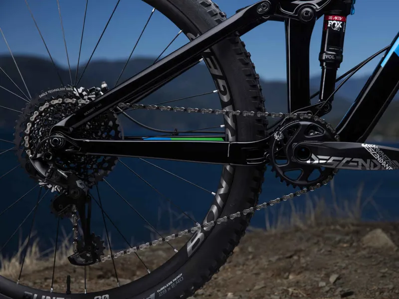 Trek Fuel EX 9.8 29 XT Trek Black/Green Light Mountain Bike-8