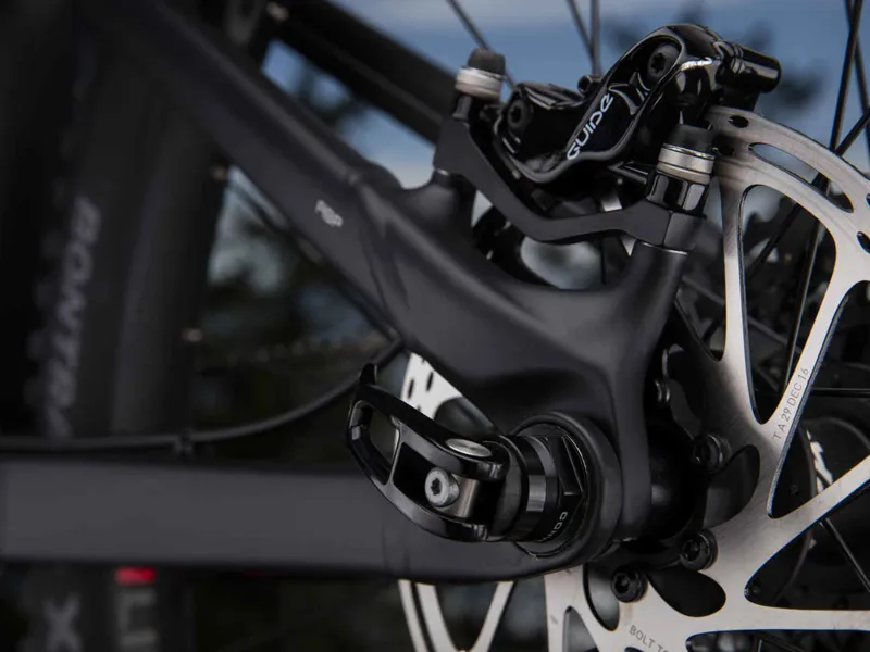 Trek Fuel Ex 9.7 29 2018 Matte Trek Black/Viper Red Mountain Bike-2