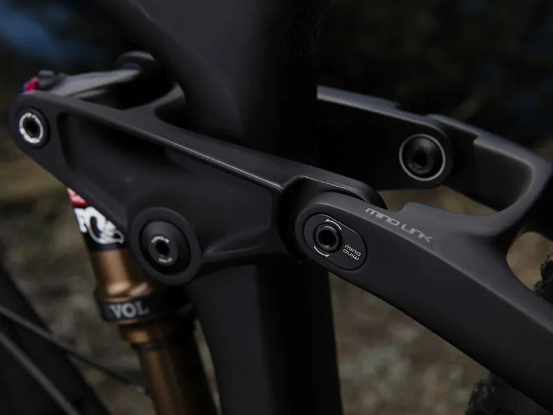 Trek Fuel Ex 9.9 2018 Matte Trek Black/Gloss Solid Charcoal 29er MTB-4