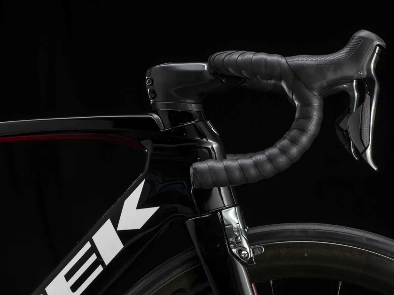 Trek Madone 9.9 C H2 2018 Trek Black/Viper Red Road Bike-5