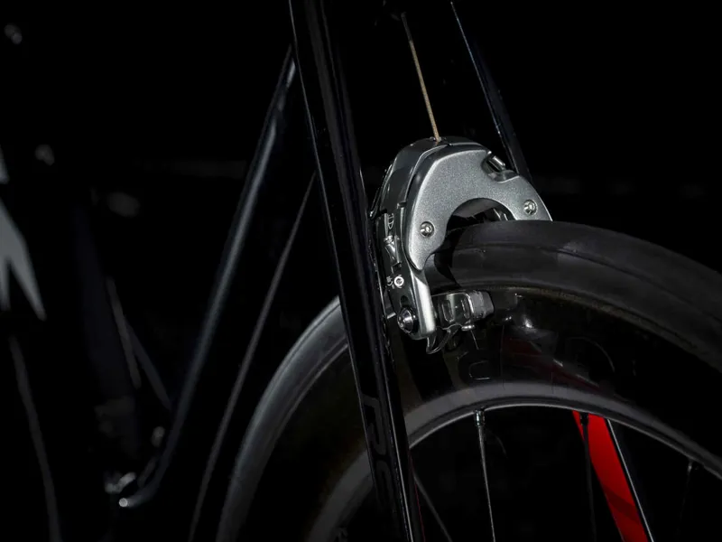 Trek Madone 9.9 C H2 2018 Trek Black/Viper Red Road Bike-6