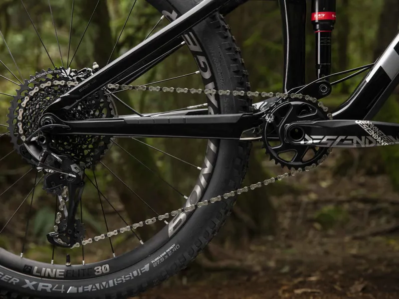 Trek Remedy 9.8 27.5 2018 Trek Black/Quicksilver Mountain Bike-10