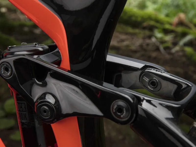 Trek Slash 9.8 29 2018 Trek Black/Roarange Enduro Bike-4