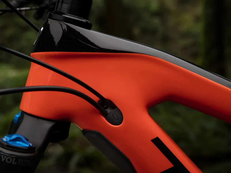 Trek Slash 9.8 29 2018 Trek Black/Roarange Enduro Bike-5