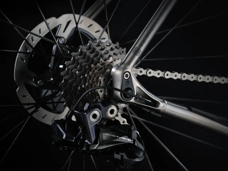 Van Nicholas Skeiron Disc 105 Titanium Road Bike-1